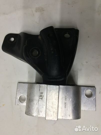 Рено логан опора двигателя правая верхняя