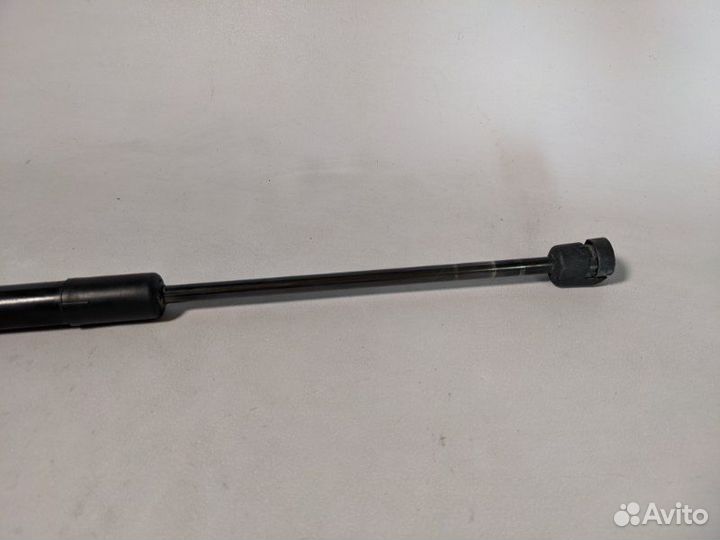 Амортизатор крышки багажника задний правый Hyundai