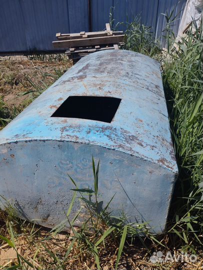 Емкость металлическая 2,5 куба