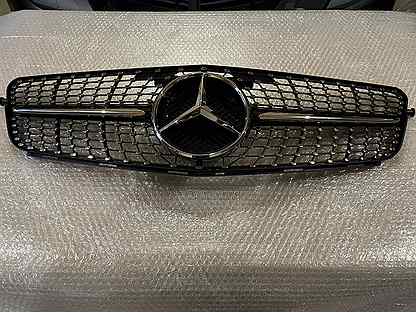 Решетка радиатора Mercedes W204 стиль diamante