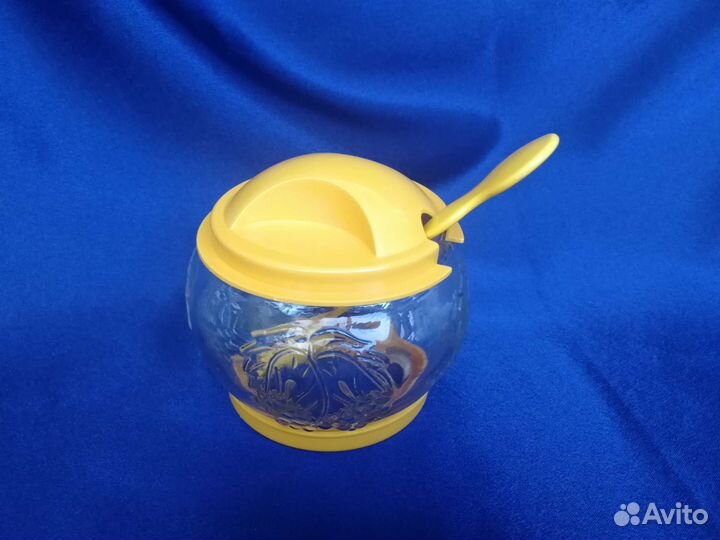 Набор чайник и сахарница