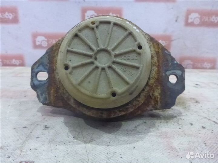 Опора двигателя левая Land Rover Discovery L319