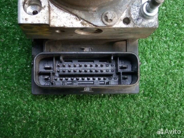 Блок abs (насос) Renault Duster K4MA690 2013