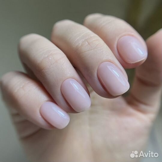 Маникюр и педикюр в центре Калининграда