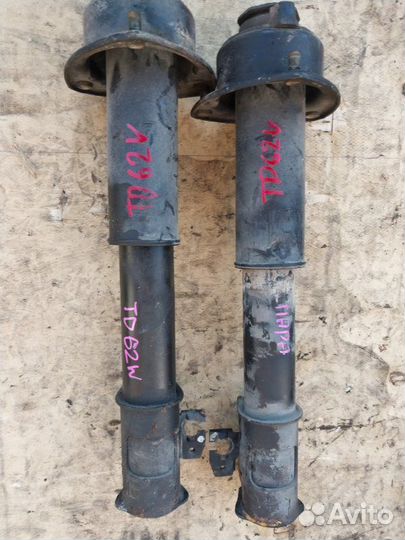 Стойка передняя Suzuki Escudo TD62W H25A