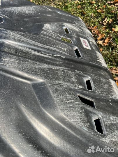 Защита картера Kia Sportage 3 карбоновая