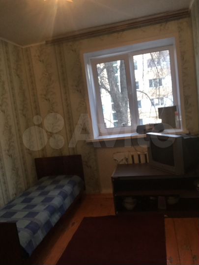 Комната 10 м² в 5-к., 2/5 эт.