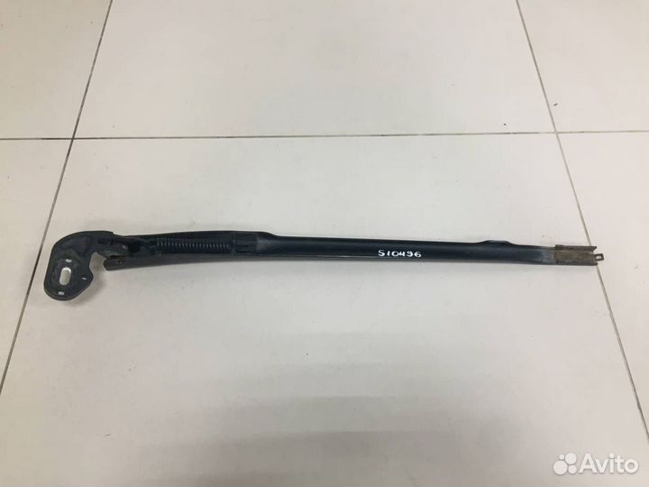 Поводок стеклоочистителя передний левый Seat Leon