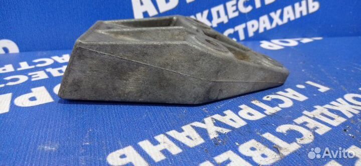 Кронштейн опоры двигателя Daewoo Nexia седан A15MF