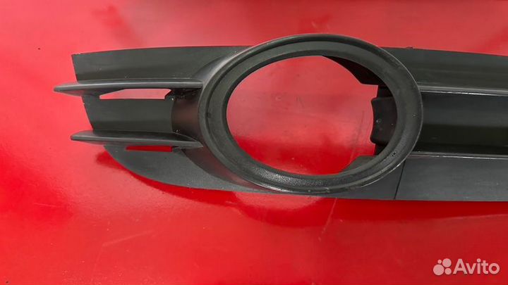 Накладка противотуманной фары передняя правая Audi