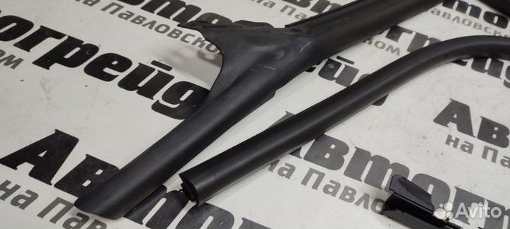 Уплотнение двери заднее левое Audi A7 4G CGW