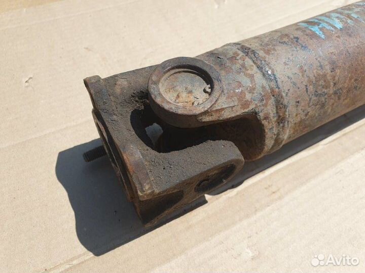 Карданный вал передний Ваз 2121