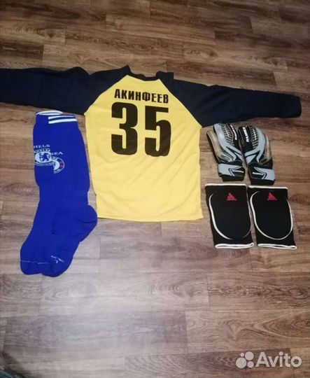Футбольная форма на мальчика 13 -15 лет продам