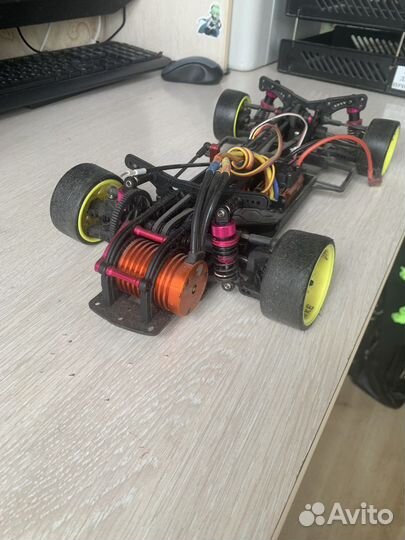 Машина на радиоуправлении для дрифта