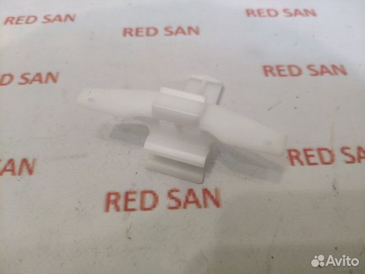 Крепления бампера задняя Lexus Rx300 MCU15