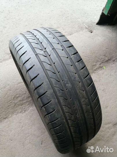 Goodyear EfficientGrip 215/55 R16