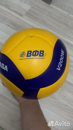 Волейбольный мяч