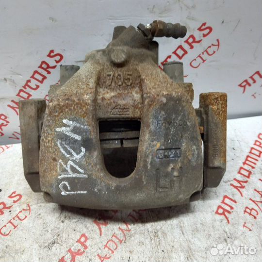 Суппорт тормозной передний левый Mazda Premacy CW