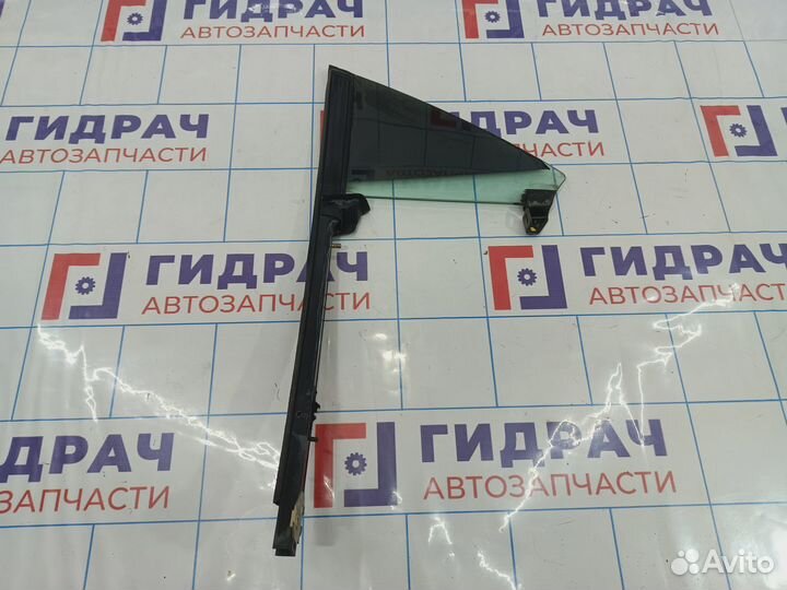 Стекло двери задней правой (форточка) Mercedes-Ben