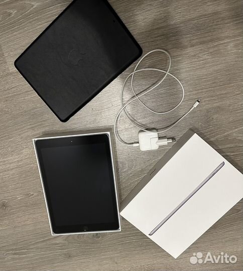 Apple iPad 6 поколения 32GB Wi-fi