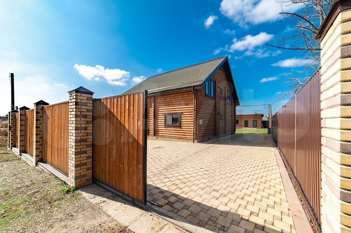 Дом 200 м² на участке 8 сот.