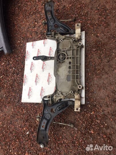 Подрамник передний Фольцваген passat B7