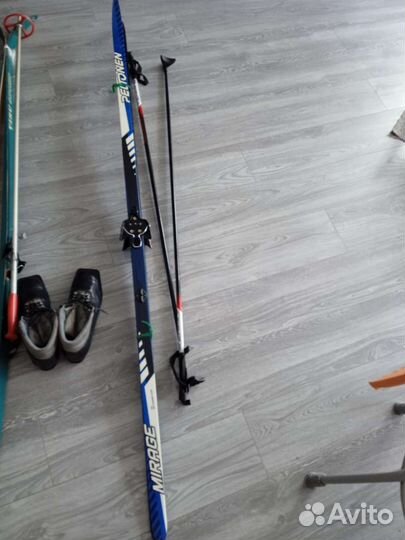 Лыжи беговые с ботинками и палками