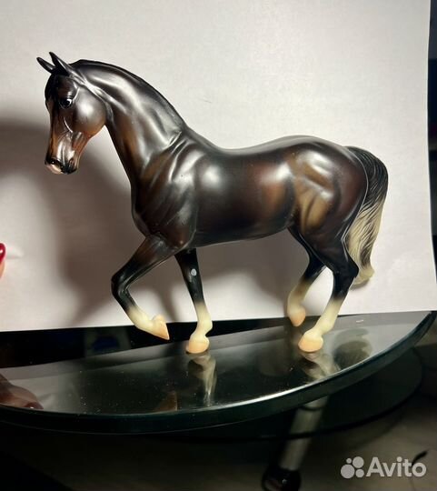 Фигурки лошадей breyer