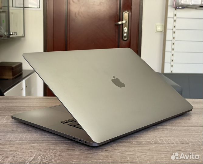 MacBook Pro 16 2019 I7/16/512