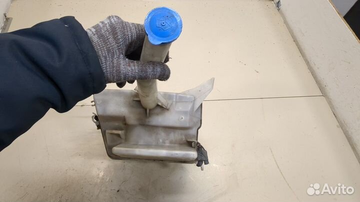 Бачок омывателя Toyota Corolla E12, 2004