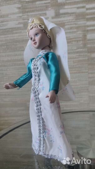Кукла фарфоровая коллекционная