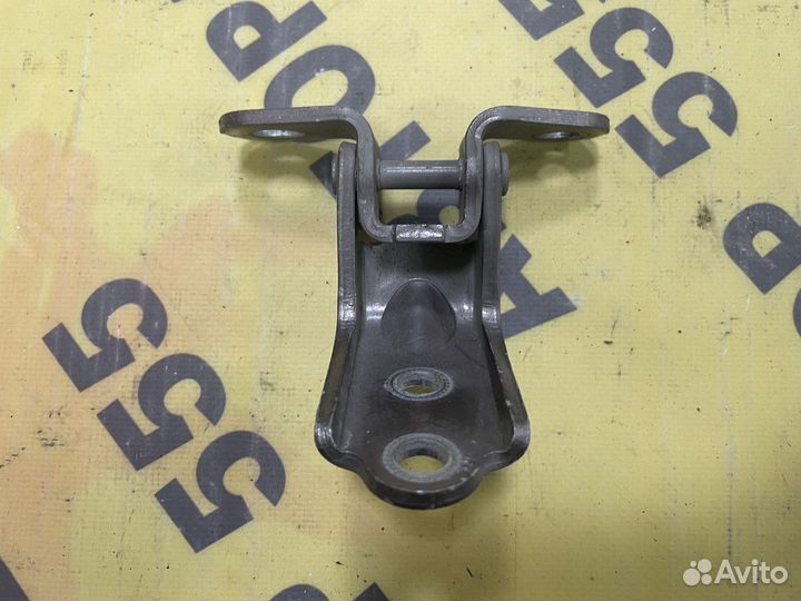 Петля двери задняя левая нижняя Kia Sportage 2