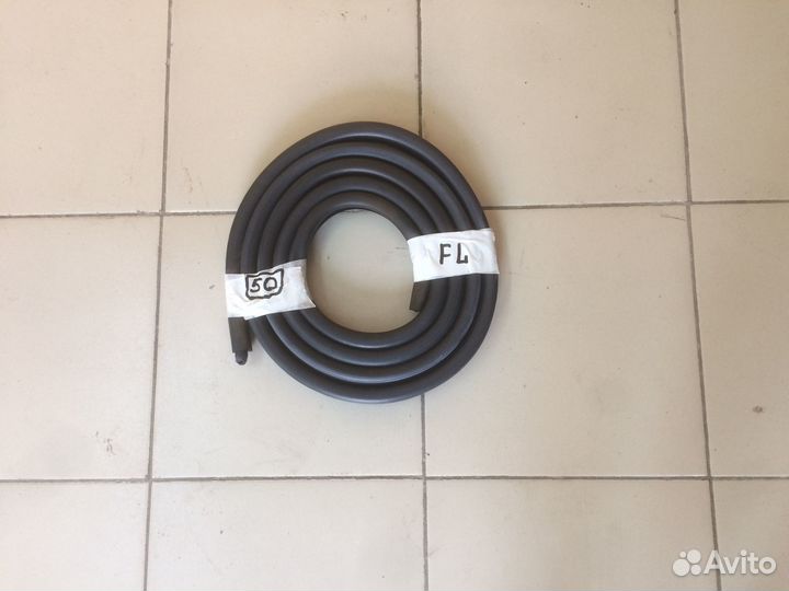 BMW E90 Уплотнитель двери передний с Японии