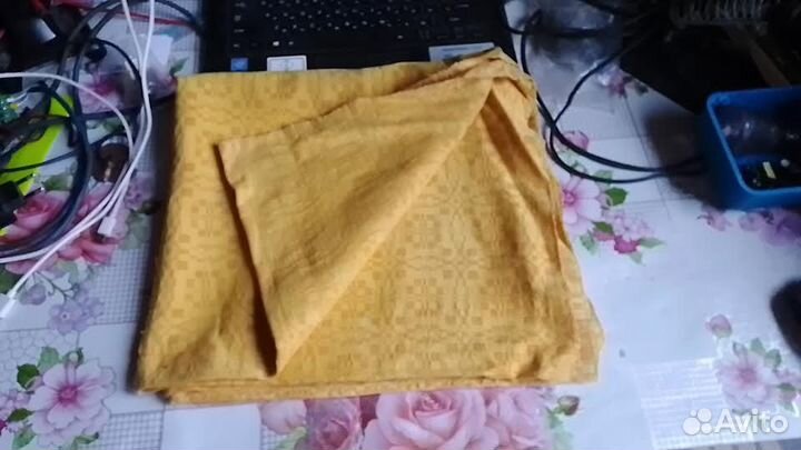 Домотканное льняное полотенце с вышивкой