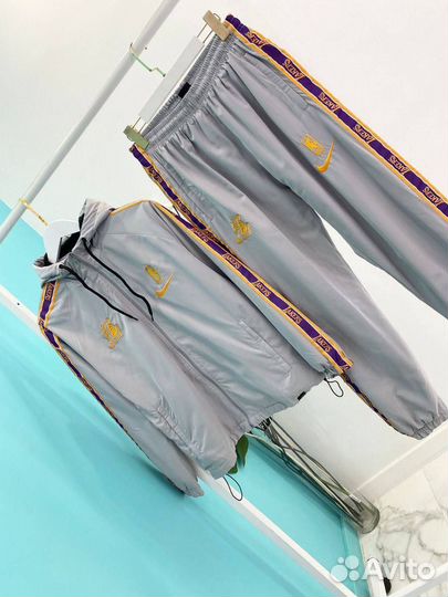 Спортивный костюм