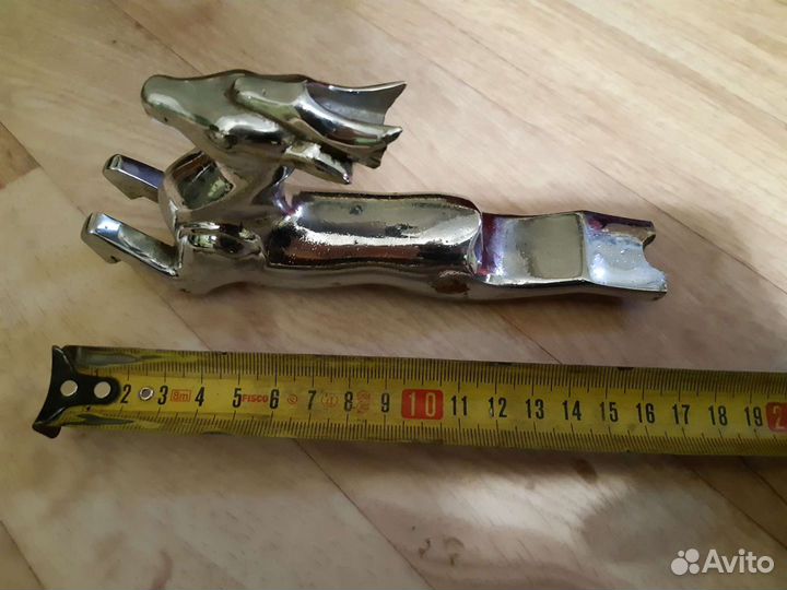 Олень на авто Волгу 21