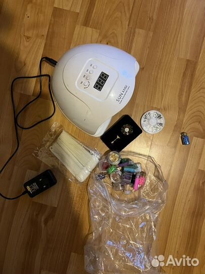 Уф лампа для ногтей и аксессуары для маникюра