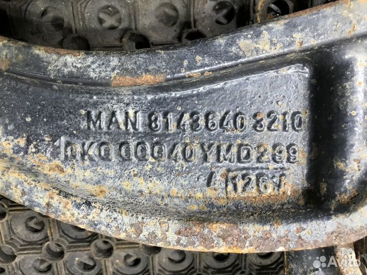 81436403210 Кронштейн пневморессоры левый