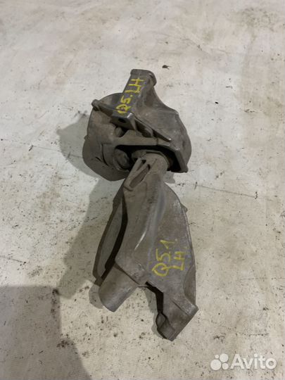 Опора двигателя кронштейн Audi Q5