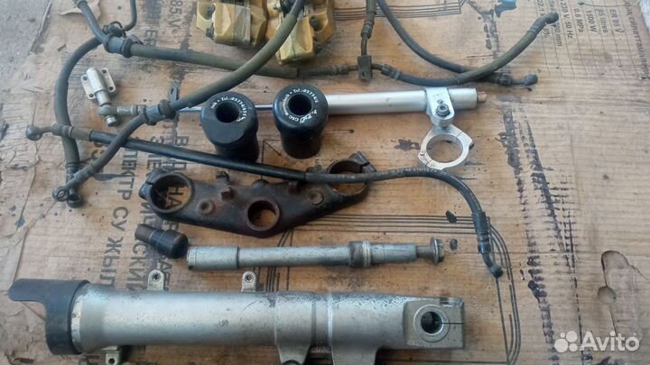 Запчасти на honda vtr 1000f