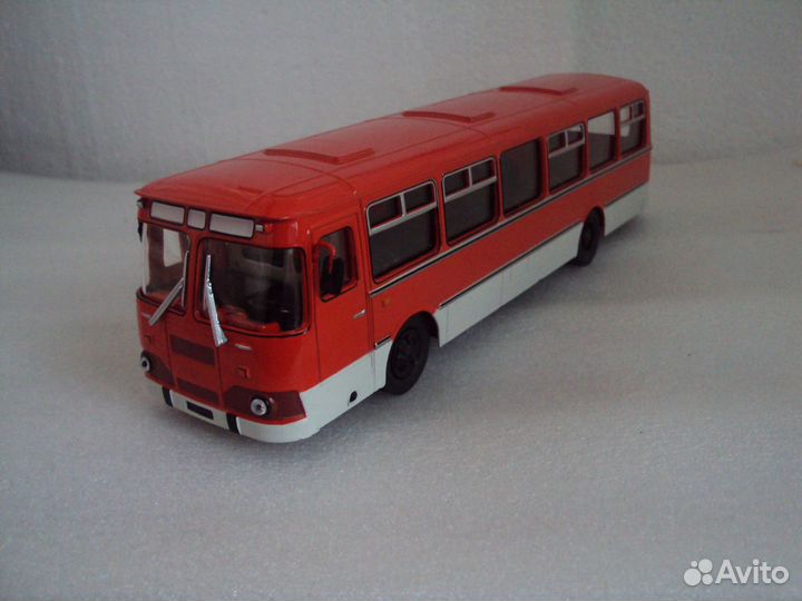 Модель Автобус Лиаз 677м