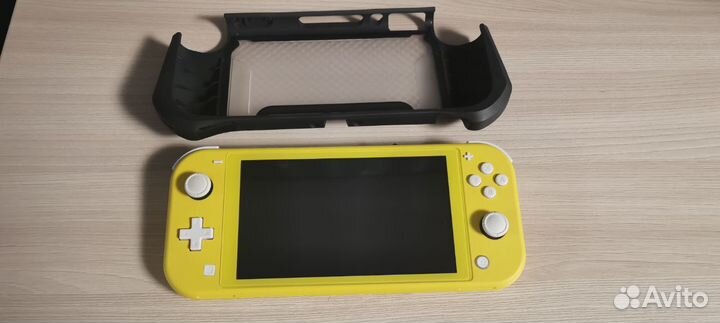 Nintendo switch lite Yellow