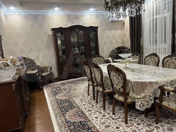 Дом 200 м² на участке 4,5 сот.