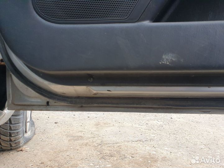 Дверь передняя правая Toyota Vista SV40