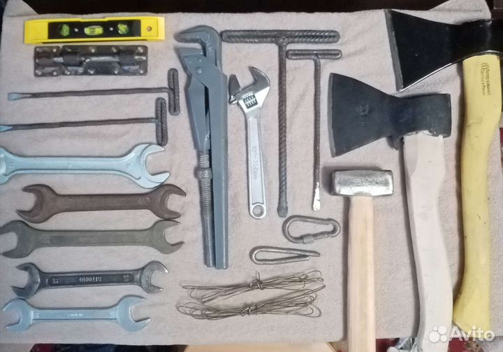 Набор инструментов и гвоздодеры