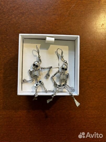 Новые серьги скелеты