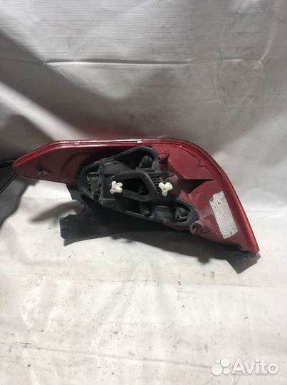 Фонарь задний левый peugeot 308