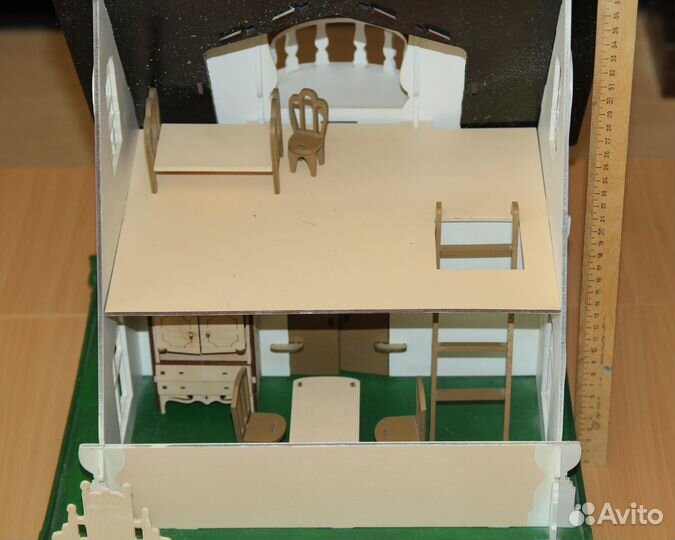 Домик для маленьких кукол, с мебелью
