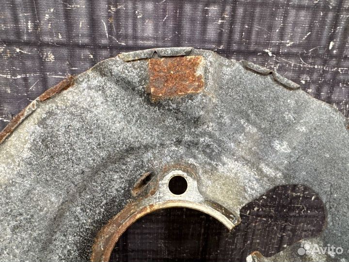 Кожух тормозного диска передний левый Chevrolet