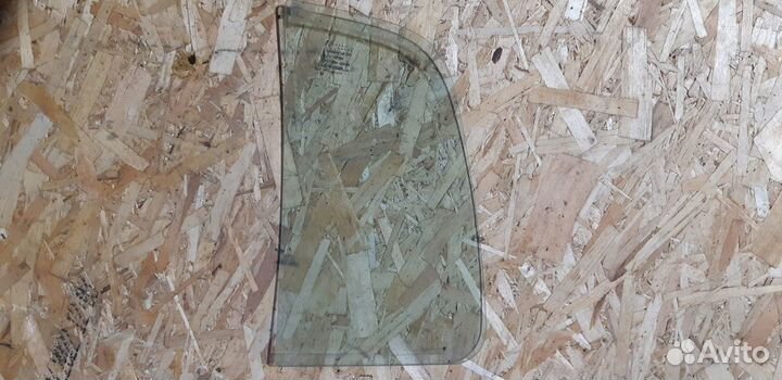 Стекло двери задней левой Renault Sandero I (2009–